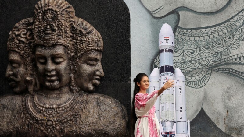 Индия жаңы космостук ракетаны сыноодон ийгиликтүү өткөрдү 