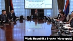 Građani o potezima Dodika: Puno priče, a od čega će se živjeti?