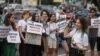 Tinerii s-au strâns să ceară decidenților să oprească proiectele de exploatare a combustibililor fosili. București, 15 septembrie.