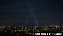 Пошук дронів у нічному небі над Києвом, 4 травня 2023 року (ілюстраційне фото)