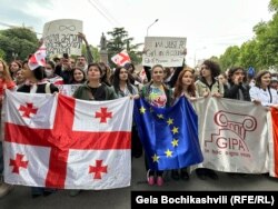 Studentski protest u Tbilisiju protiv zakona o "stranim agentima" 13. maja 2024.