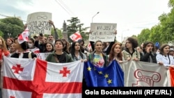 Studentski protest u Tbilisiju protiv zakona o "stranim agentima" 13. maja 2024