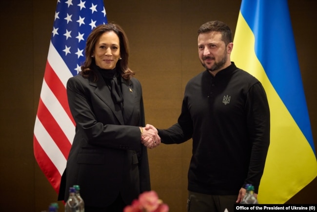 Віцепрезидентка США Камала Гарріс і президент України Володимир Зеленський на саміті миру у Бюргенштоку, 15 червня 2024 року