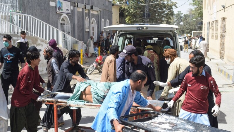 Најмалку 52 лица загинале во самоубиствен напад во Пакистан