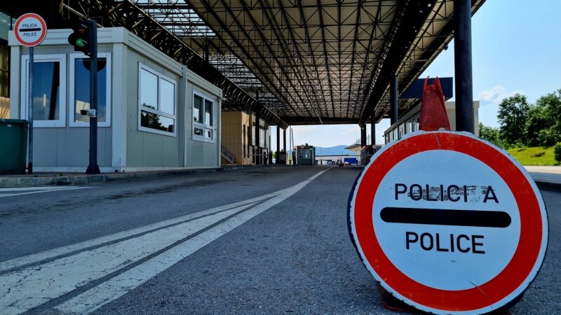Tri granična prelaza između Srbije i Kosova i dalje blokirana za kamione i autobuse