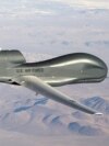 Американский самолёт-беспилотник Global Hawk весит 14 тонн и является крупнейшим в мире БПЛА