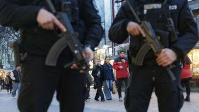 Полицаи с автомати в центъра на София Протест под надслов