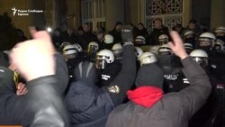 Екстремните десничари во Србија му се закануваат на Вучиќ поради Косово
