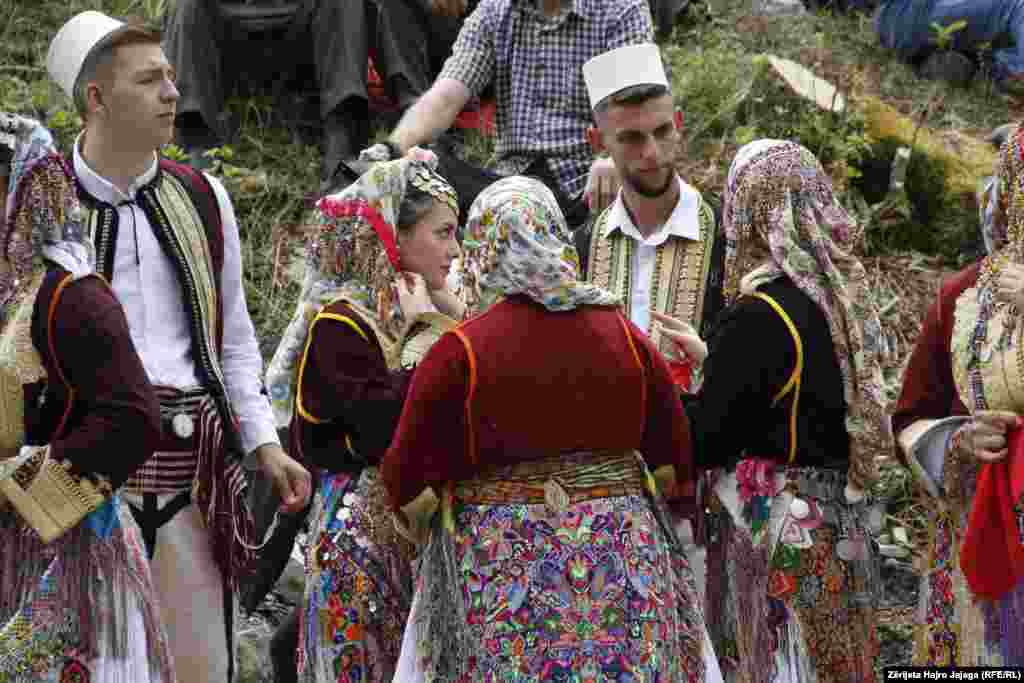 Luma e Epërme, si rajon, ndodhet në perëndim të Maqedonisë së Veriut, dhe përfshin një pjesë të Shqipërisë dhe të Kosovës, po ashtu edhe disa fshatra malorë të komunës së Mavrovës, Rostushës dhe Gostivarit. &nbsp;