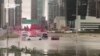 Дубай затопило: власти призвали жителей оставаться дома, пока вода не спадет