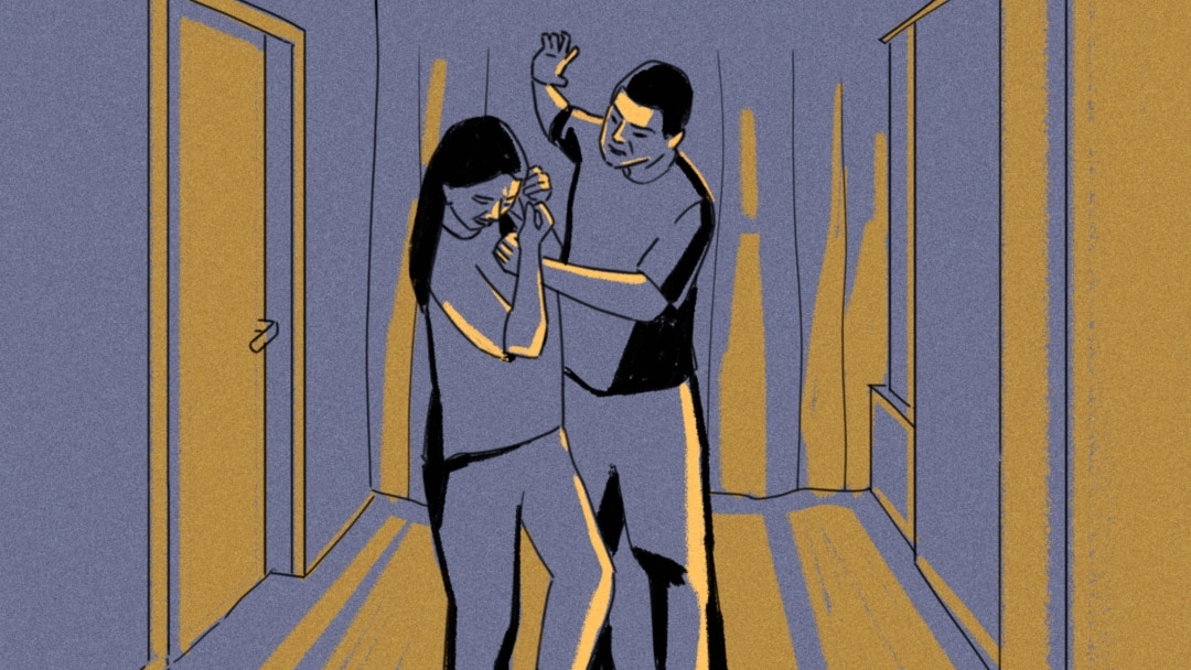 Диана Гурцкаяның көзілдіріксіз порно фотосы