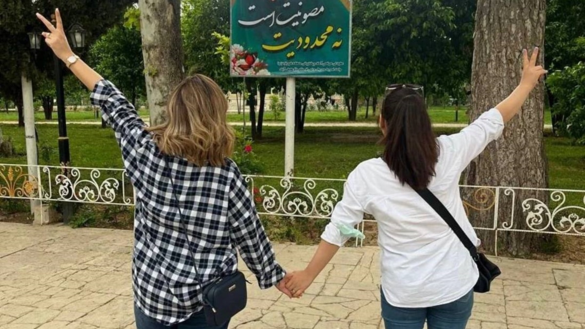 The Farda Briefing: Iran Goes After Big Businesses For Alleged Hijab Violations - Vimarsana News