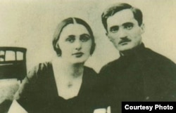 სარია და ნესტორ ლაკობები, 1920-იანი წლები