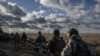 Сирський: на Лиманському напрямку армія РФ відновила інтенсивний наступ, на Куп’янському – проводить перегрупування 