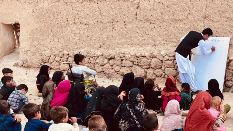 Rreth 100 nxënës të helmuar në veri të Afganistanit