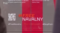 Navalnij zárkájának élethű másával mutatják be az orosz börtönkörülményeket