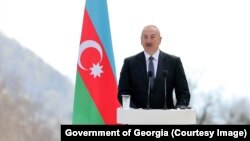 За словами президента Азербайджану, під час переговорів в азербайджанському місті Євлах, які відбудуться 21 вересня, вірменським представникам нададуть план реінтеграції Карабаху