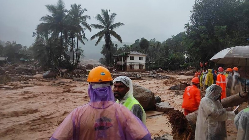 سیلاب و رانش زمین در هند حدود یکصد نفر را به کام مرگ کشید