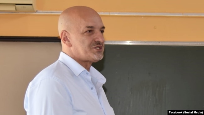 Krsto Vuković, dugogodišnji profesor sociologije i direktor Srednje škole "Danilo Kiš", u Budvi