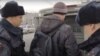 Задержание Ильи Цыпко на антивоенном пикете в Новосибирске 13 апреля 2024 года.