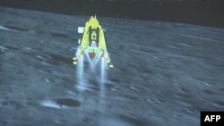 Anija kozmike e Indisë, pak sekonda para se të ulej në polin jugor të Hënës.