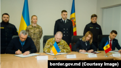 Reprezentanții autorităților de frontieră și vamale din R. Moldova și Ucraina au semnat, la 22 decembrie 2023, protocoalele interinstituționale cu privire la organizarea controlului în comun în șapte puncte de trecere a frontierei de stat.