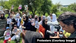 زنان در این گردهمایی قطعنامه یی را نیز صادر کرده و از جهان خواستند تا بر طالبان فشار وارد کند.
