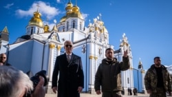 Biden në Kiev: Amerikanët qëndrojnë me ju dhe bota qëndron me ju