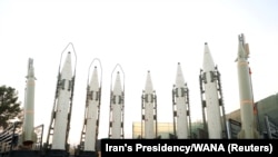 Иранские баллистические ракеты в ходе торжественной церемонии в Тегеране. Август, 2023