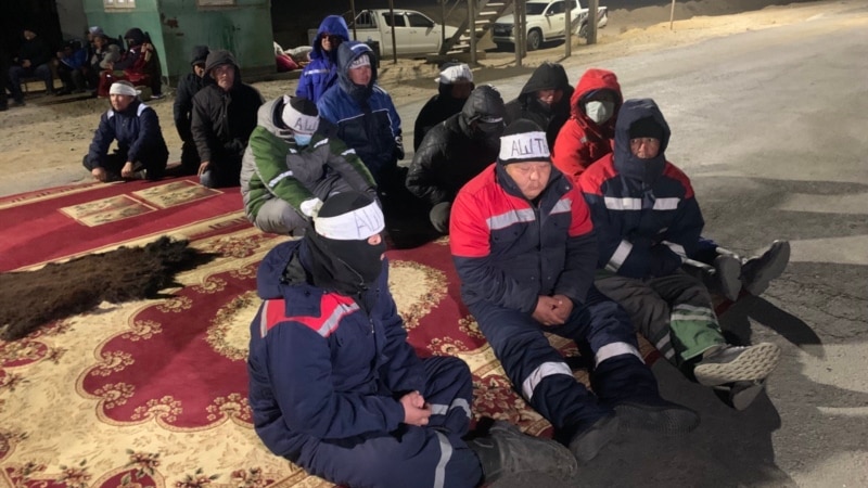 Казакcтандын Жетыбай айылында 14 киши ачкачылык жарыялады