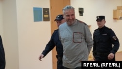 Олег Белоусов в зале суда