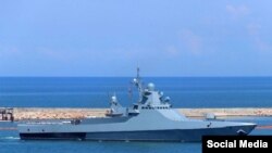 За його словами, російський корабель, який вночі атакували українські розвідники, раніше брав участь в атаці на острів Зміїний, також на ньому планували розмістити зенітно-ракетні комплекси.