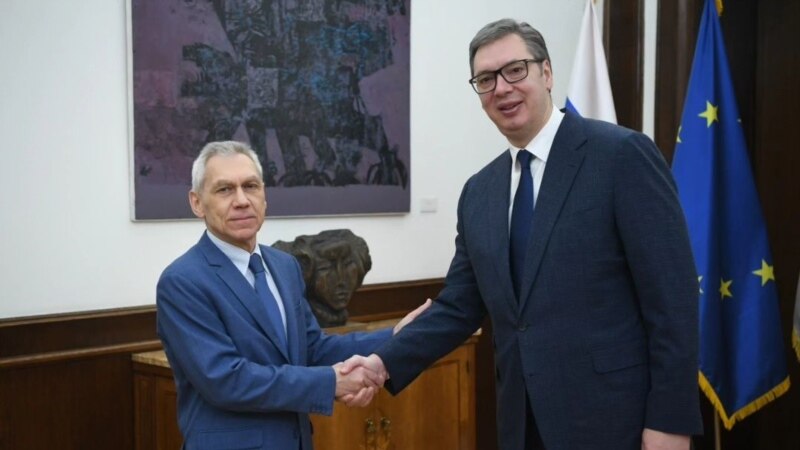 Vučić sa ruskim ambasadorom 'o mogućim posledicama' ukidanja dinara na Kosovu
