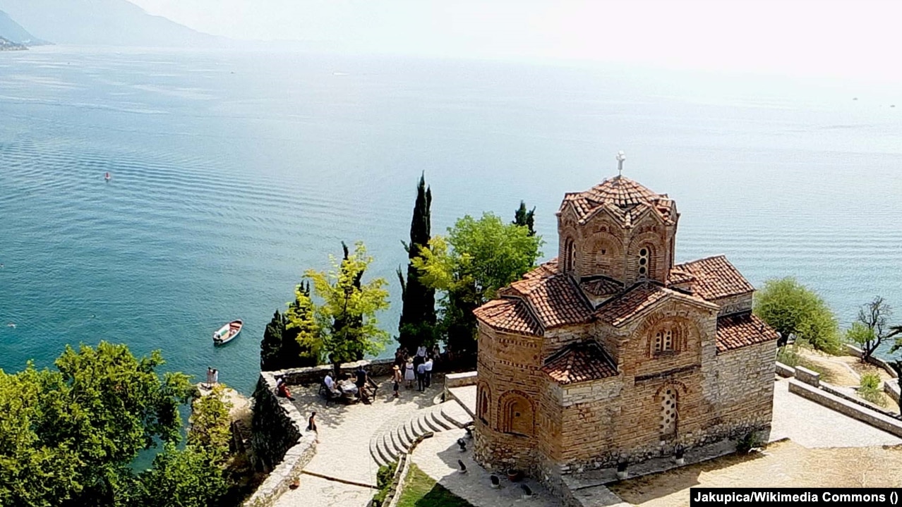 Црквата Св. Јован Канео во Охрид. - Илустрација, убавините на Охридското Езеро.