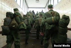Российские мобилизованные отправляются на войну против Украины, июнь 2023 года