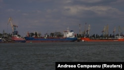 Ілюстраційне фото. Дунайський порт Ізмаїла, вид з території Румунії, вересень 2023 року