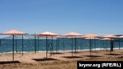 Пляж в Феодосии, Крым, 20 мая 2024 года