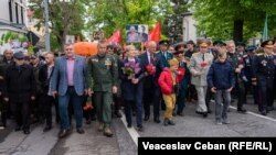 Membri și simpatizanți ai Partidului Socialiștilor din R. Moldova în drum spre Complexul Memorial „Eternitate”, 9 mai 2023.