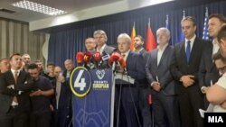 Ali Ahmeti na konferenciji za novinare Evropskog fronta i DUI nakon izbora, 8. maja 2024.