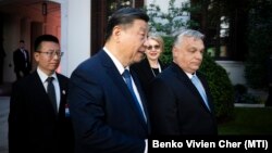 Kineski predsednik Si Đinping kratku turneju po Evropi, tokom koje je posetio Francusku i Srbiju, završio je u Mađarskoj gde se susreo s premijerom Viktorom Orbanom, 9. maj 2024.