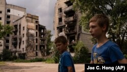 Clădirile de apartamente distruse în atacurile rusești de la Borodianka din 2 august. Borodianka a fost ocupată de trupele ruse anul trecut la începutul invaziei.