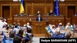 Прем’єр-міністр Іспанії Педро Санчес під час виступу в парламенті України. Київ, 1 липня 2023 року 
