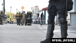 Экстренные службы на месте взрыва в Петербурге