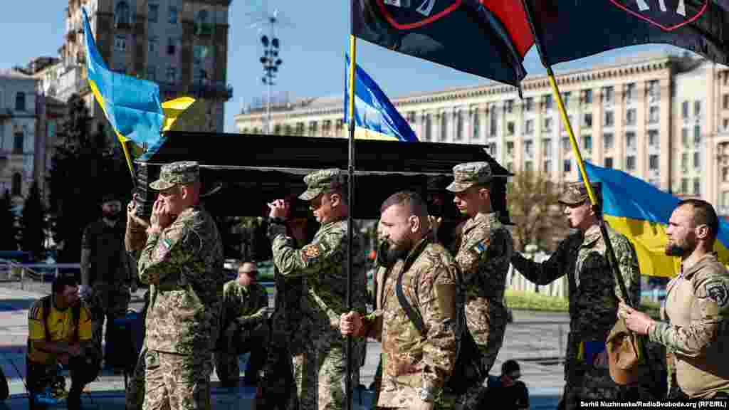 A memorial service was held for two Ukrainian soldiers, Serhiy Konoval and Taras Petryshyn, in Kyiv&rsquo;s Independence Square on April 8. The best friends served in the same unit and were killed in action two days earlier close to the eastern Ukrainian city of Chasiv Yar. They were buried on April 10, a day before Ukraine&#39;s parliament passed a new&nbsp;law to expand the government&#39;s powers to issue draft notices and limit exemptions from military service.