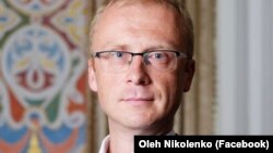 Олег Ніколенко додав, що українські дипломати за кордоном повинні «неухильно дотримуватися професійної та моральної етики»