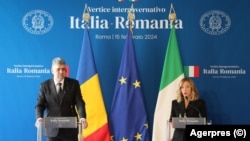 Prim-ministrul României, Marcel Ciolacu, susține că a discutat cu premierul Italiei, Giorgia Meloni, și despre șantierele navale din România la care statul italian este acționar. Pentru a construi nave militare ar avea nevoie de dotări suplimentare și recalificarea muncitorilor.