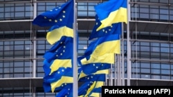  Флаги Украины и Европейского союза 
