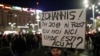 Unul dintre românii care au ieșit miercuri seară în stradă după votarea unui proiect care ar dezincrimina parțial abuzul în serviciu se întreabă de ce președintele țării nu reacționează. 