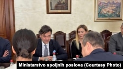Mateo Mekači u razgovoru sa zvaničnicima Srbije, Beograd, 16. april 2024. 