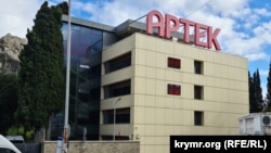 Будівля дитячого табору «Артек», окупований Гурзуф, Крим, червень 2023 року
